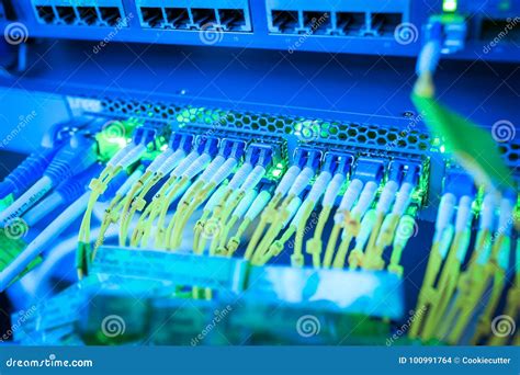 Crossout fiber optic server